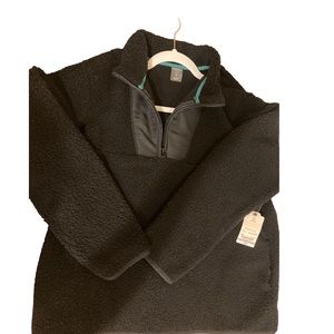 New with tags Sherpa pullover faux fur petite , get fall / winter ready !